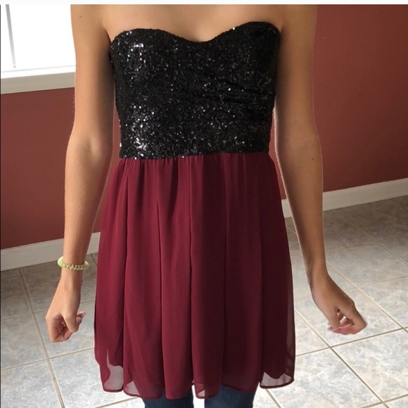 B Darlin Dresses & Skirts - B. Darlin sequin top chiffon bottom dress